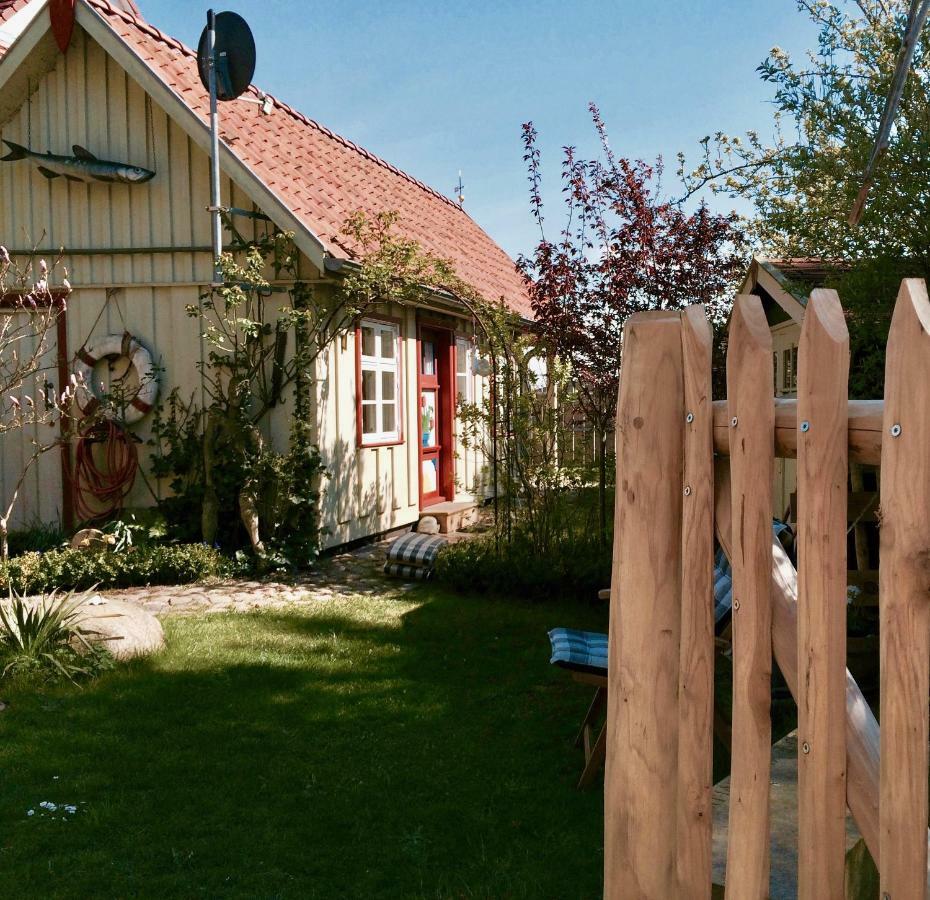 Kleines Haus Am Hafen - Ruhig Und Gruen Am Ortsrand Prerow Exterior foto